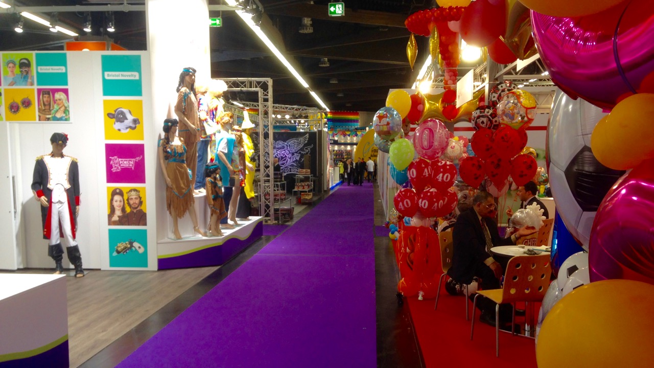 Costumes, festival, and party in Hall 9