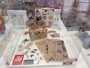 iló hand cranked model kit
